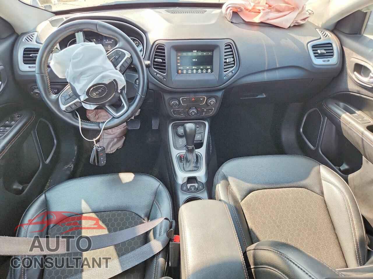 JEEP COMPASS 2020 - 3C4NJDBB2LT156105