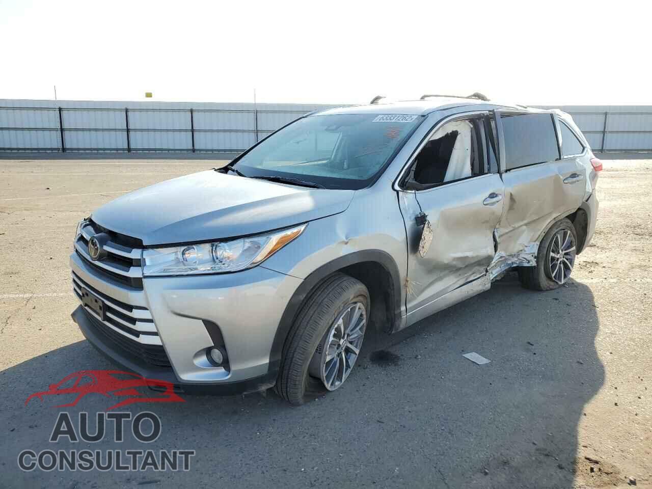 TOYOTA HIGHLANDER 2018 - 5TDKZRFH7JS548205