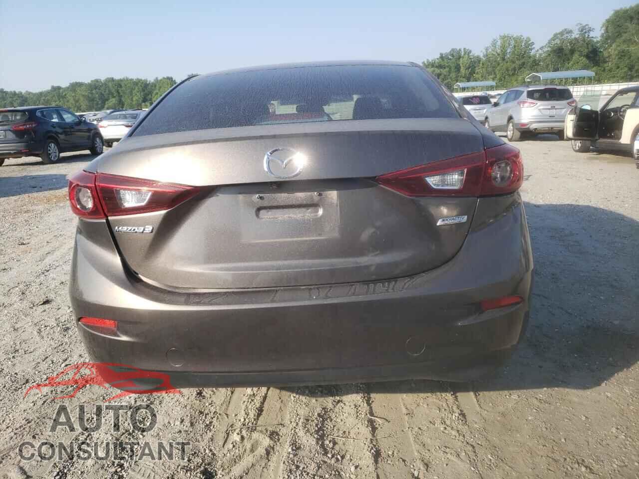 MAZDA 3 2018 - 3MZBN1U74JM161602