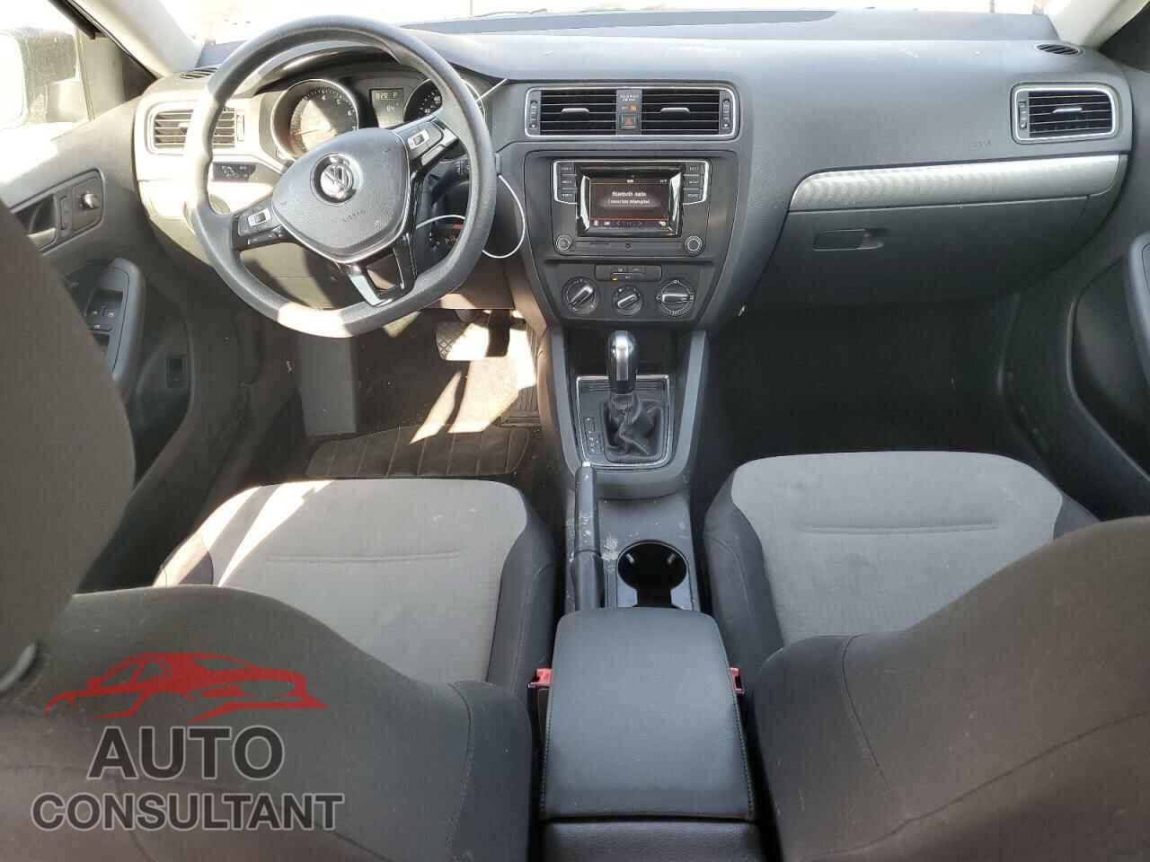 VOLKSWAGEN JETTA 2017 - 3VW2B7AJ7HM325544