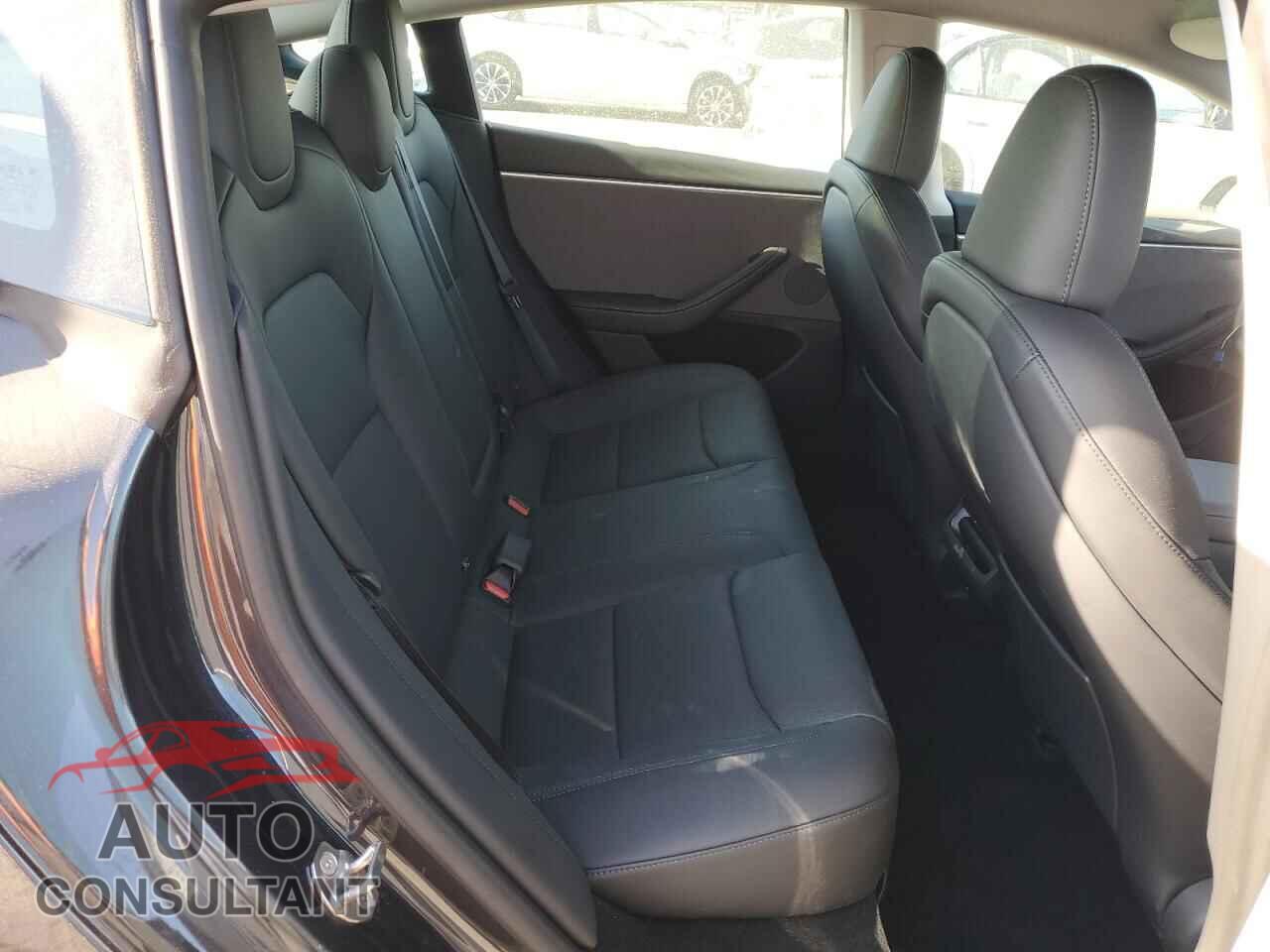 TESLA MODEL 3 2024 - 5YJ3E1EA3RF821825