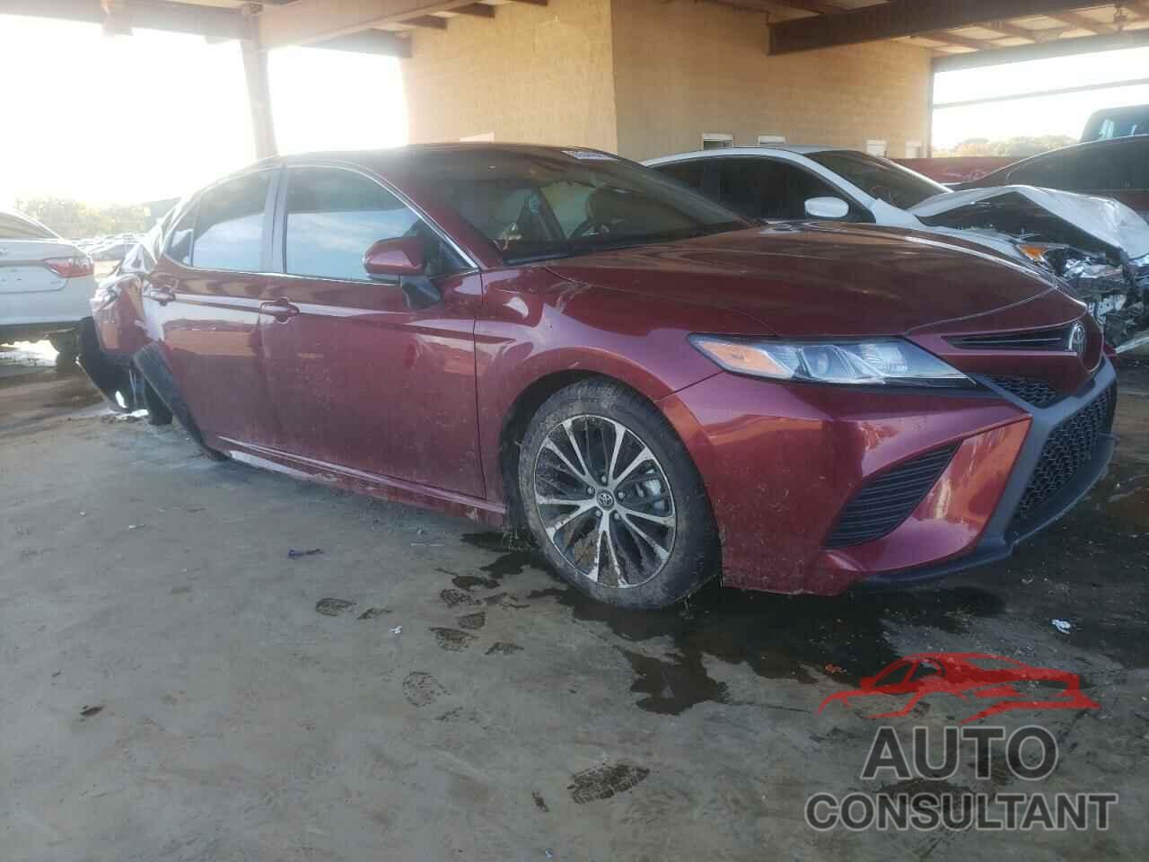 TOYOTA CAMRY 2018 - 4T1B11HK2JU538996