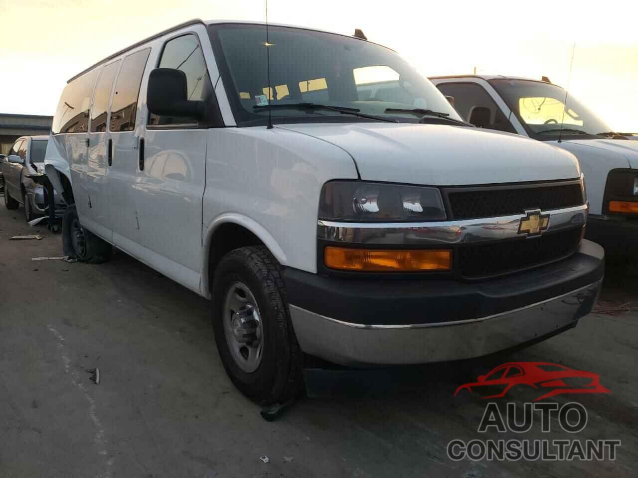 CHEVROLET EXPRESS 2018 - 1GAZGPFG4J1323195