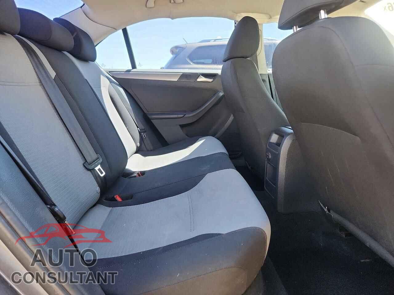 VOLKSWAGEN JETTA 2017 - 3VW2B7AJ1HM399381