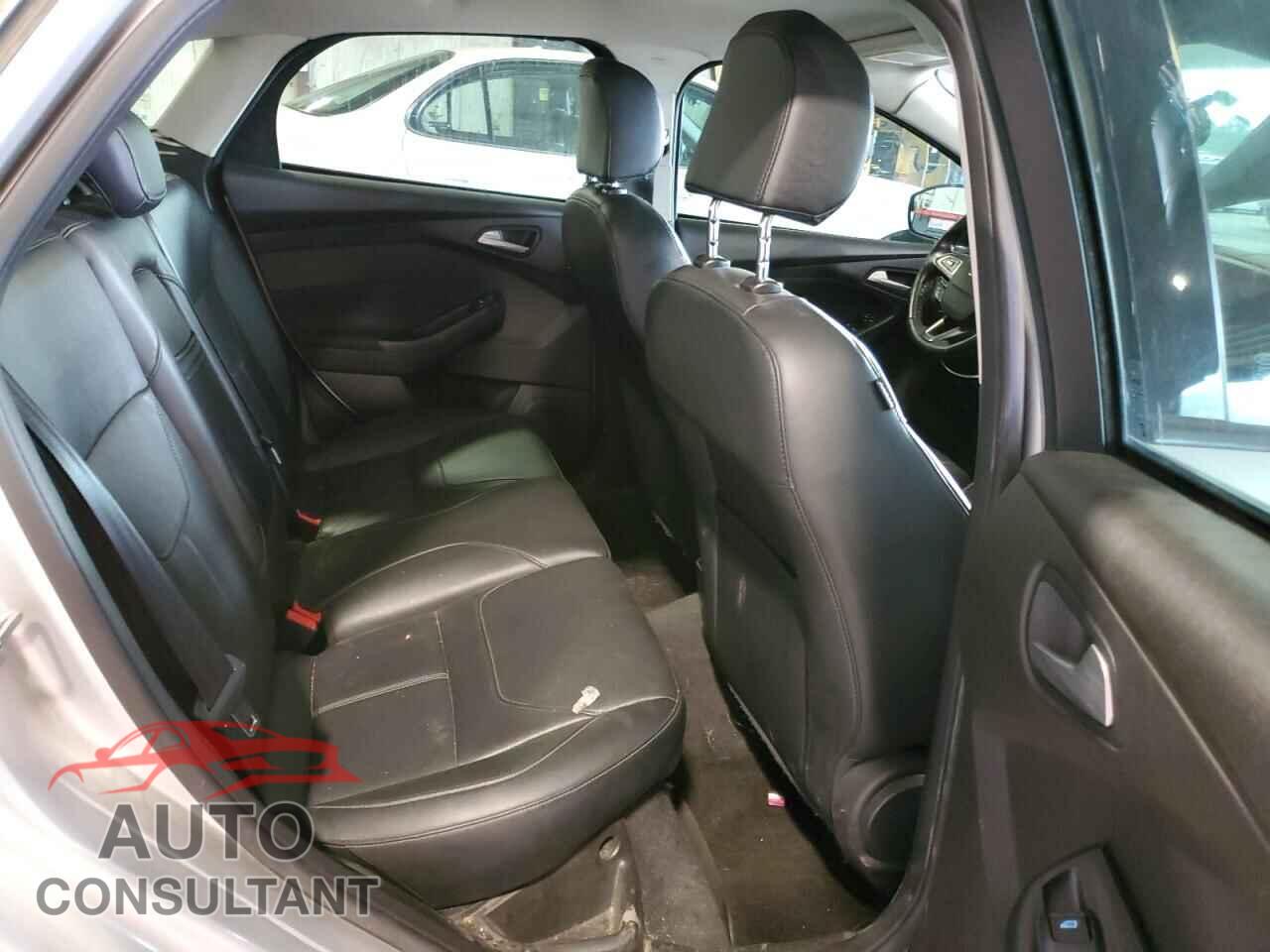 FORD FOCUS 2016 - 1FADP3K29GL302592