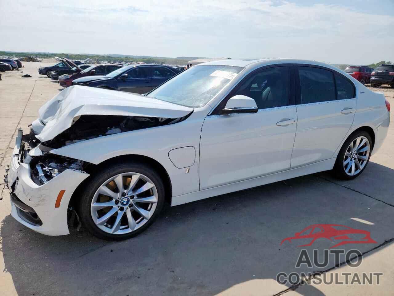BMW 3 SERIES 2017 - WBA8E1C31HA156793