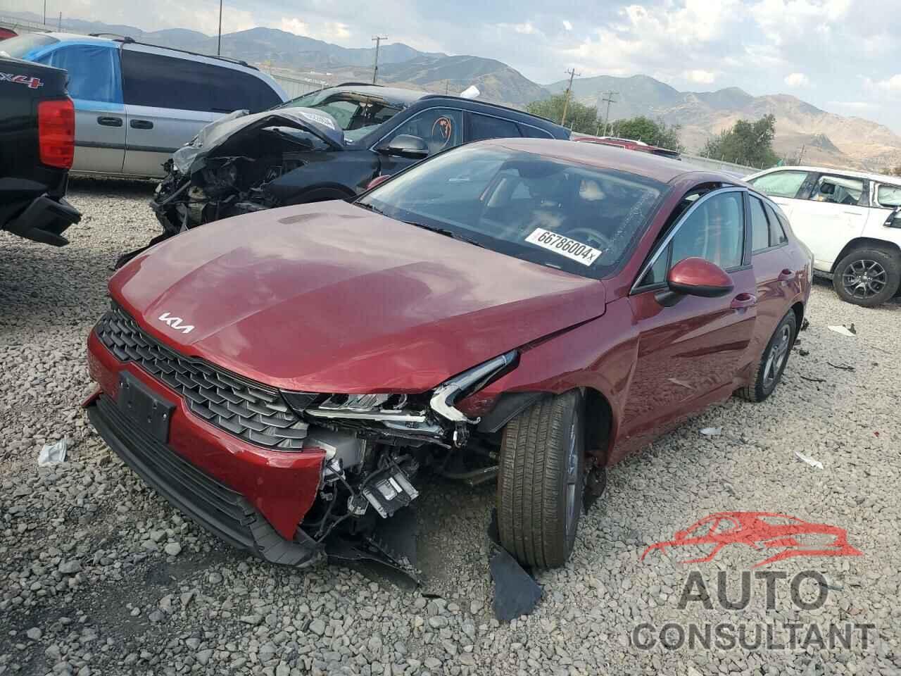 KIA K5 2022 - 5XXG14J28NG090569