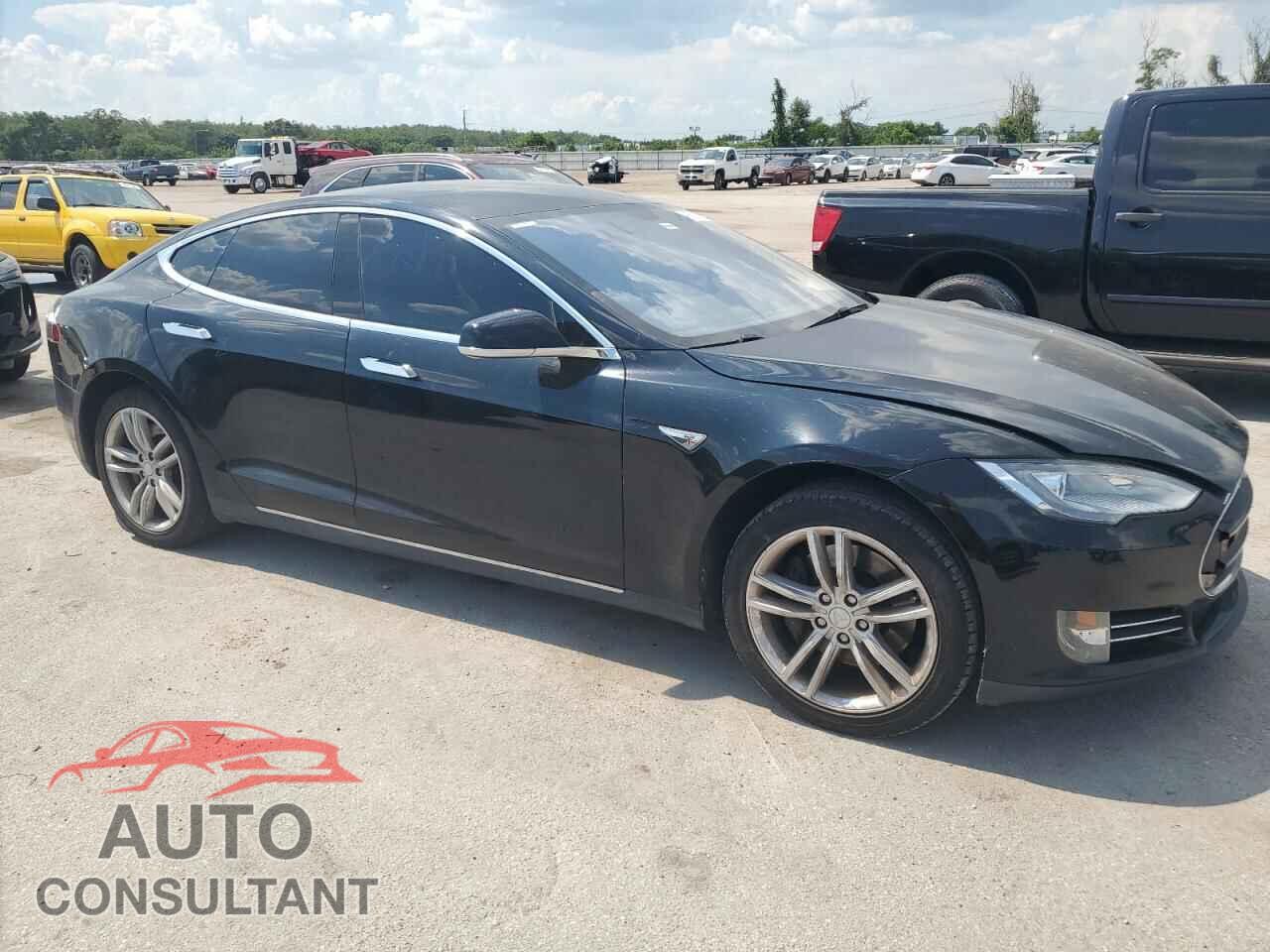 TESLA MODEL S 2013 - 5YJSA1DN6DFP20864