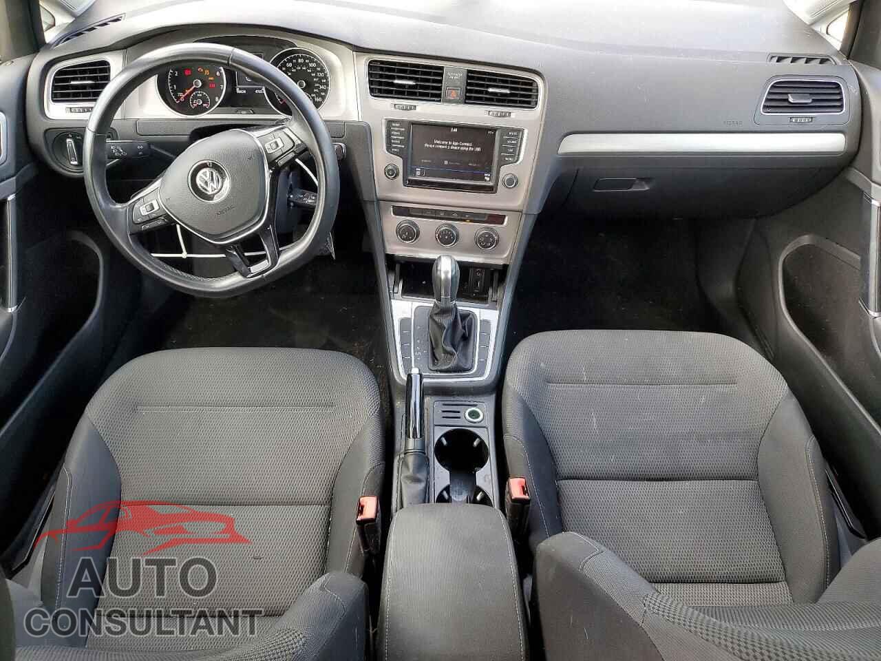 VOLKSWAGEN GOLF 2017 - 3VWC17AU5HM541197