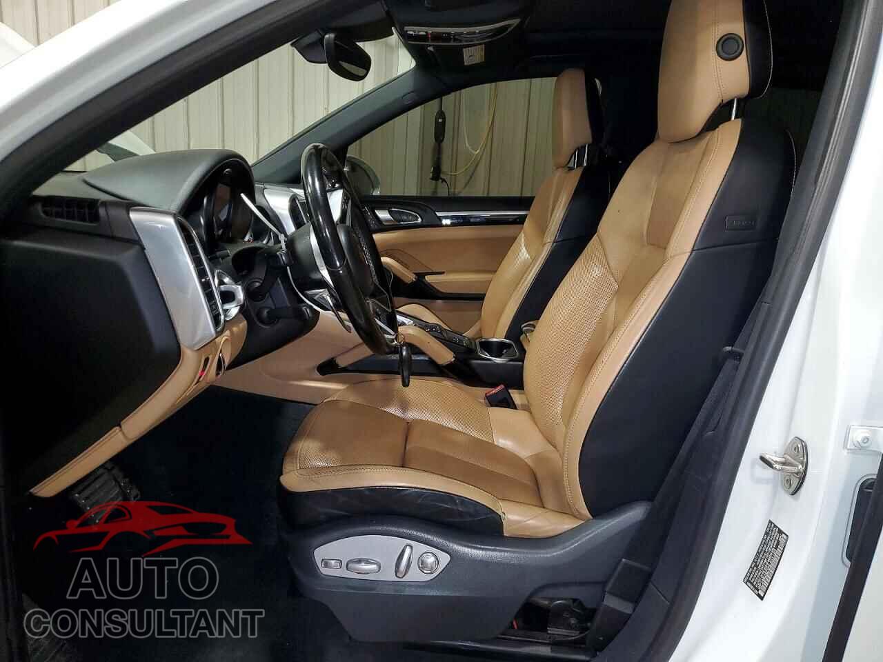PORSCHE CAYENNE 2017 - WP1AB2A26HLA51165