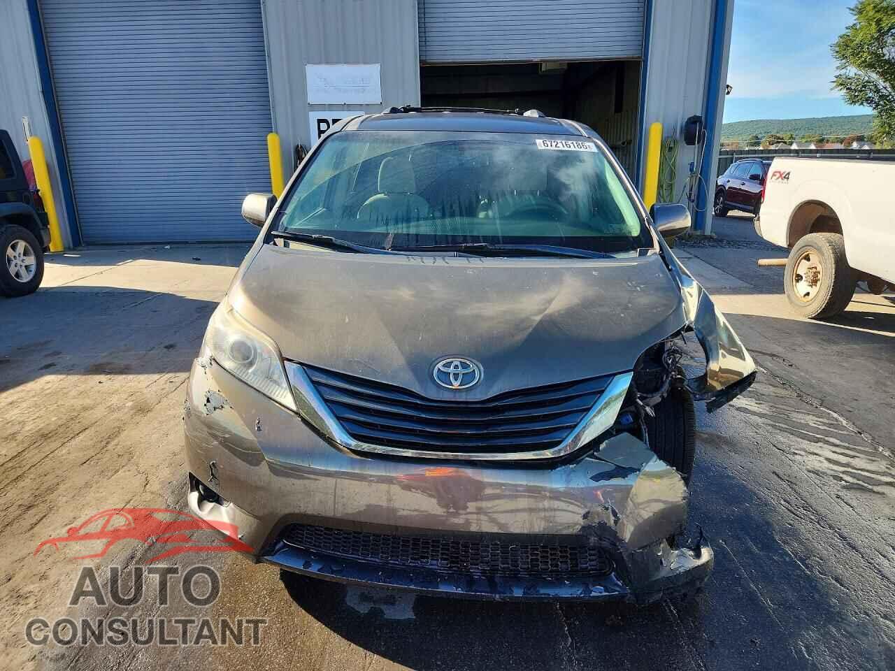 TOYOTA SIENNA 2013 - 5TDKK3DC8DS358233