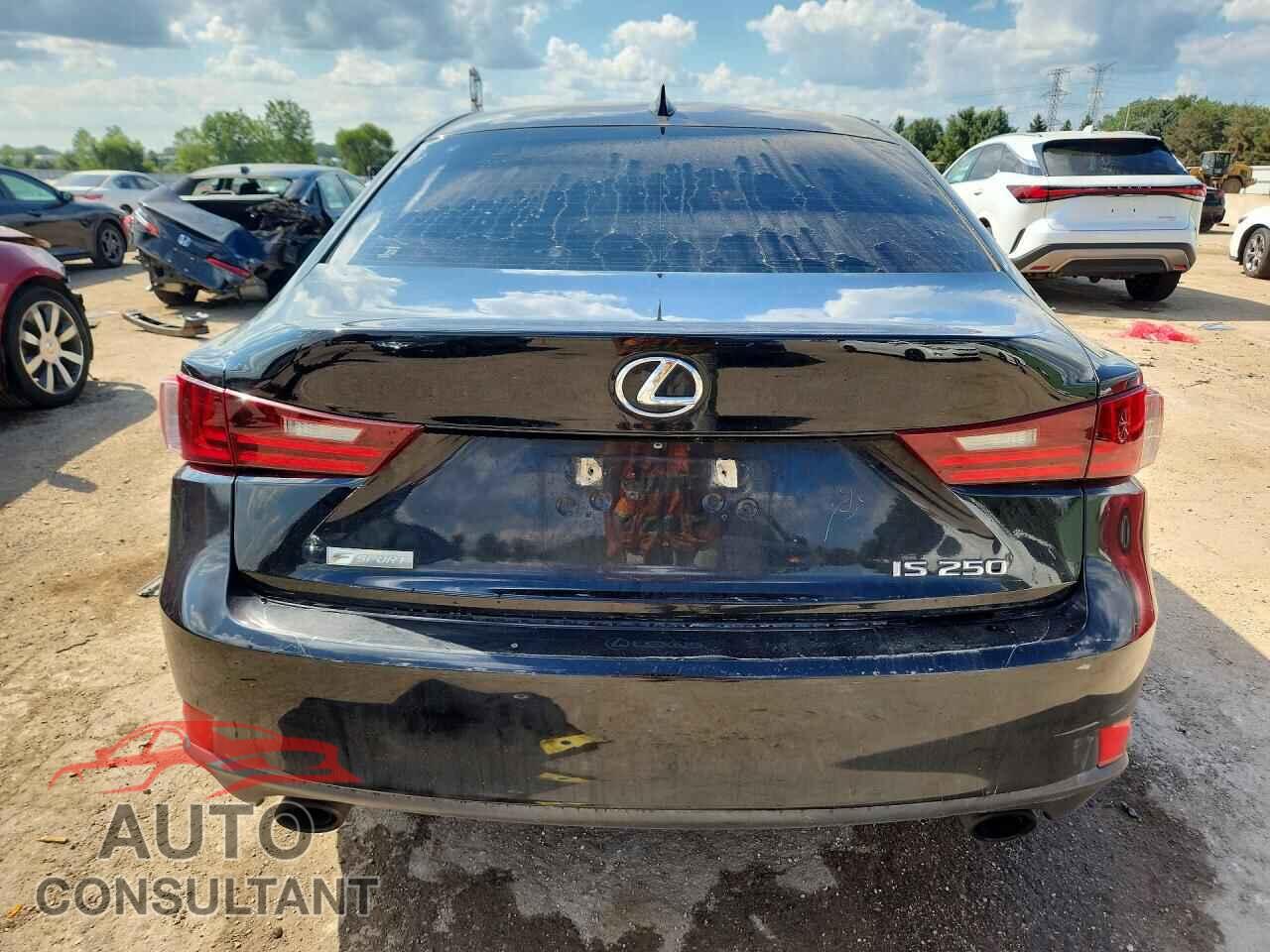 LEXUS IS 2014 - JTHBF1D20E5015017