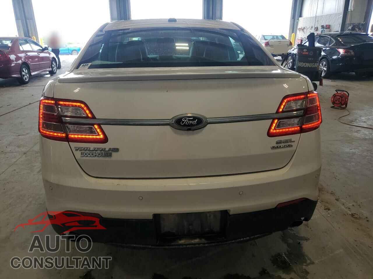 FORD TAURUS 2015 - 1FAHP2E86FG183029