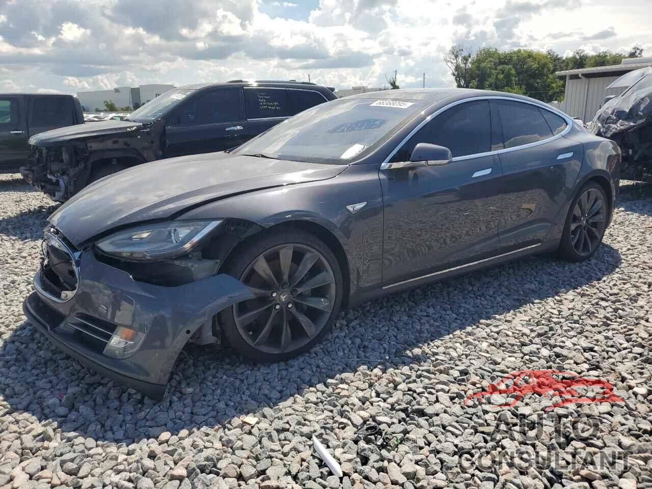 TESLA MODEL S 2015 - 5YJSA1E11FF107971