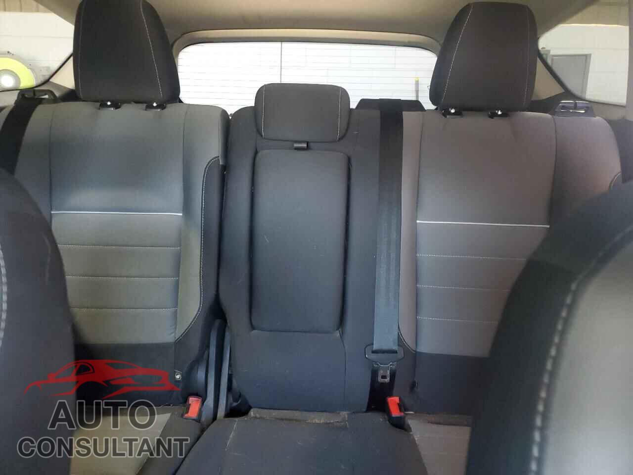 FORD ESCAPE 2015 - 1FMCU9GX5FUC10096