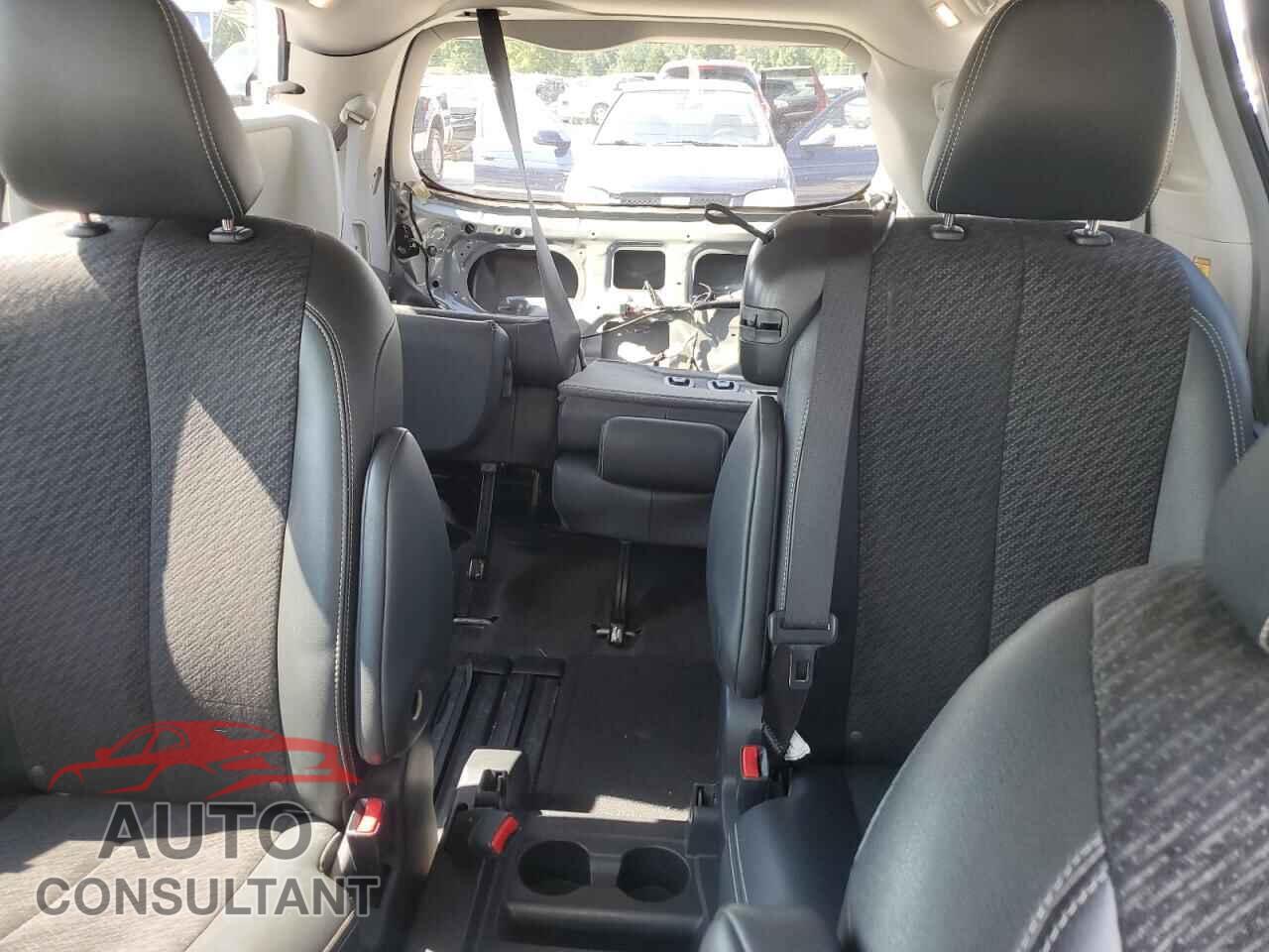 TOYOTA SIENNA 2013 - 5TDXK3DC8DS384370