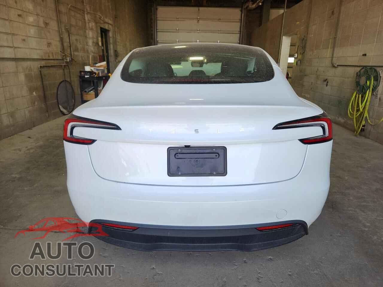 TESLA MODEL 3 2025 - 5YJ3E1EA6SF904817