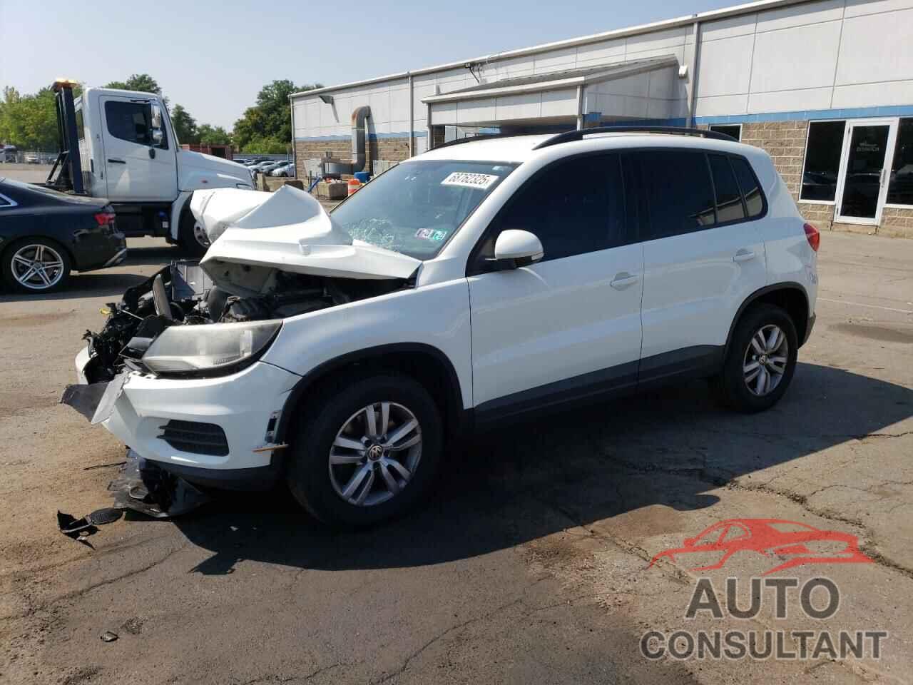 VOLKSWAGEN TIGUAN 2016 - WVGBV7AX0GW571568
