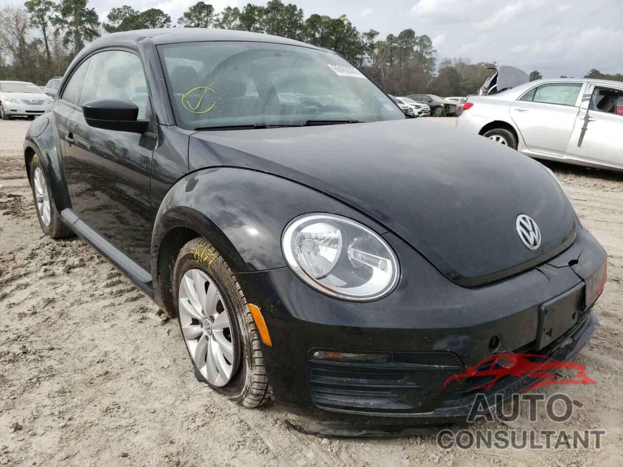 VOLKSWAGEN BEETLE 2018 - 3VWFD7AT2JM717818