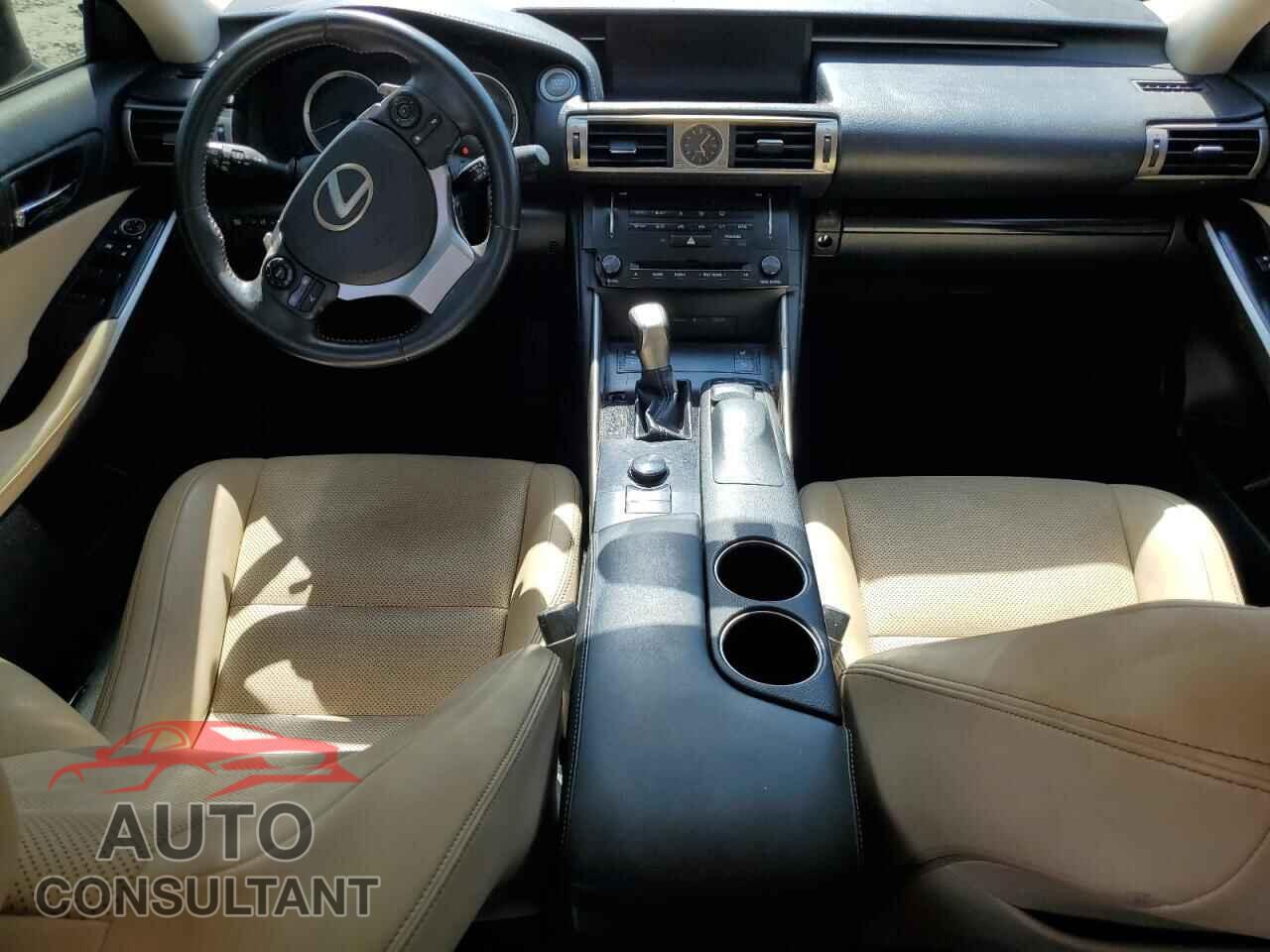 LEXUS IS 2014 - JTHBE1D27E5001747