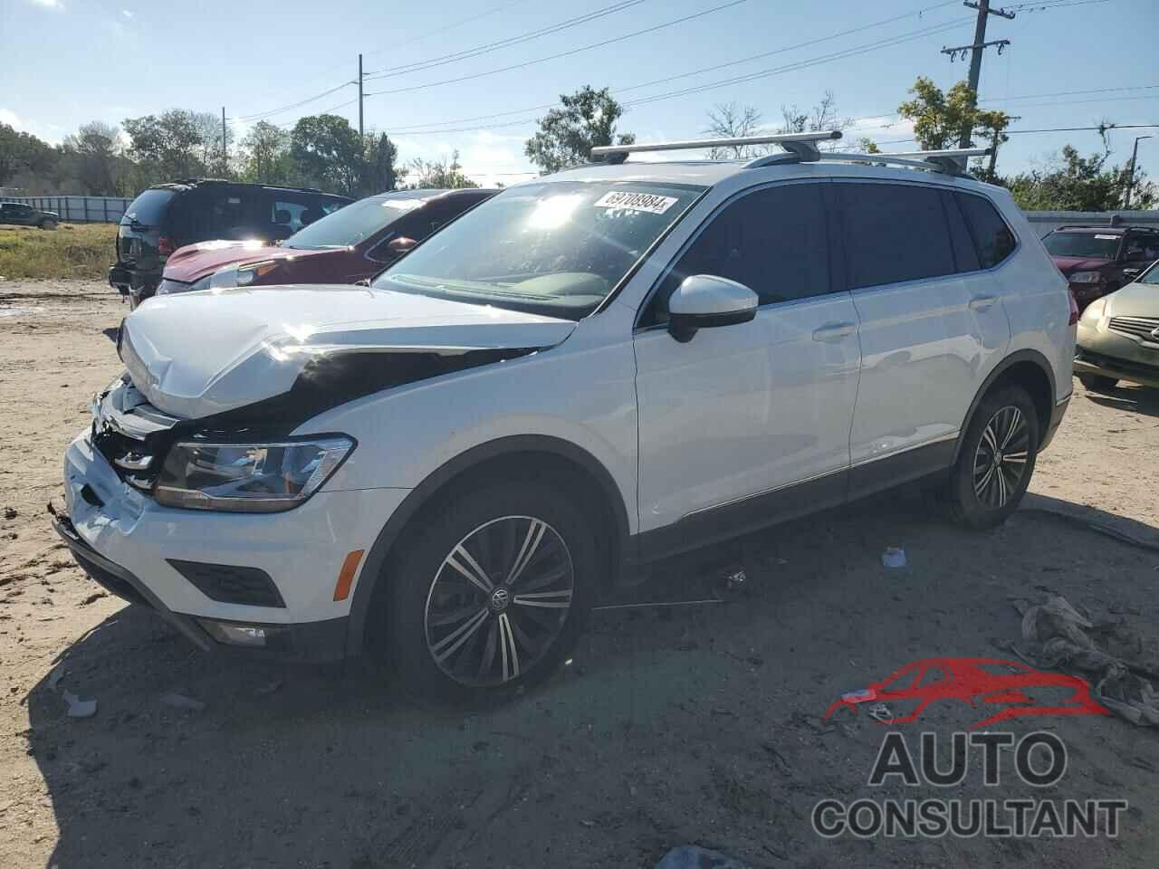 VOLKSWAGEN TIGUAN 2018 - 3VV3B7AX1JM196137