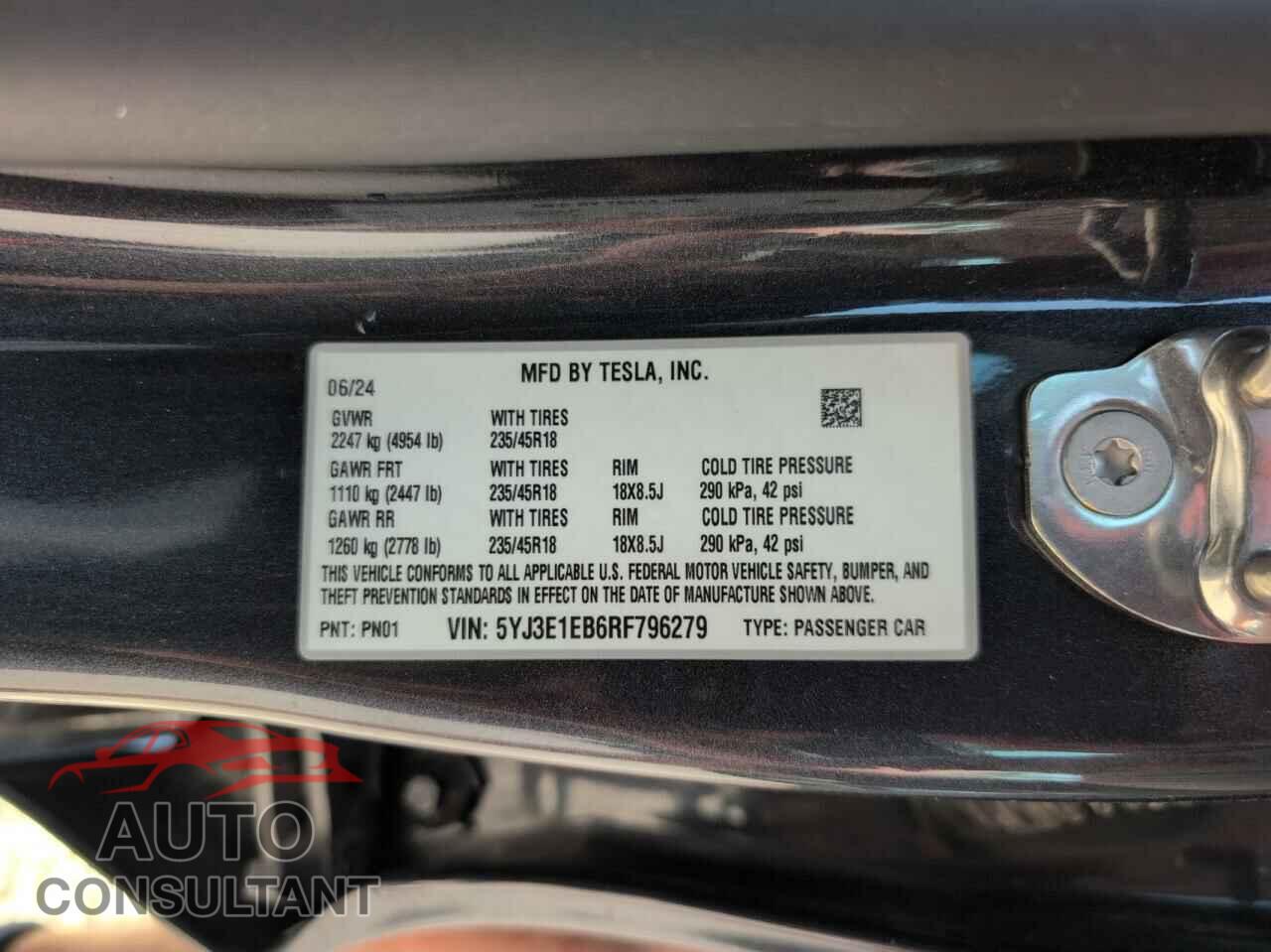 TESLA MODEL 3 2024 - 5YJ3E1EB6RF796279