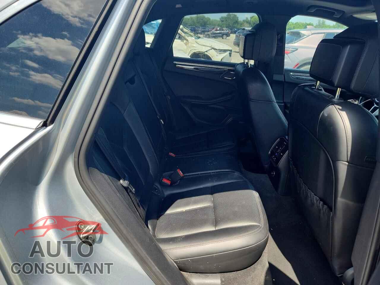 PORSCHE MACAN 2016 - WP1AB2A55GLB58846