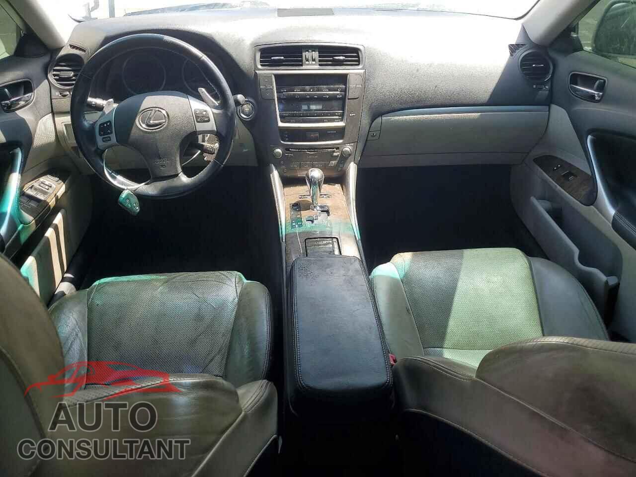 LEXUS IS 2011 - JTHBF5C20B5144279