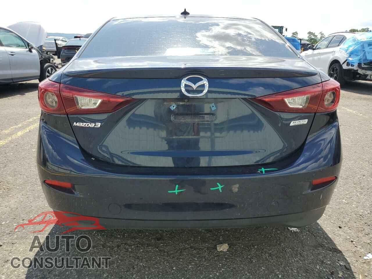 MAZDA 3 2018 - 3MZBN1W32JM242009