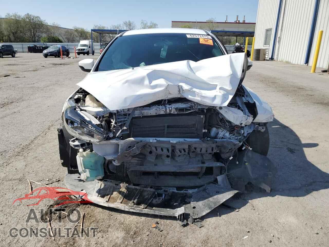 FORD FOCUS 2017 - 1FADP3L99HL310379