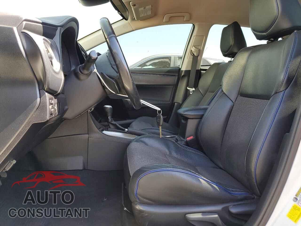 TOYOTA COROLLA 2017 - 5YFBURHE2HP722248