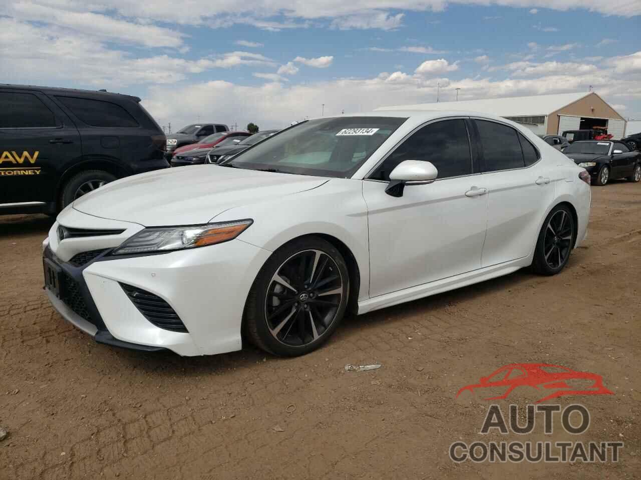 TOYOTA CAMRY 2018 - 4T1B61HK1JU117756