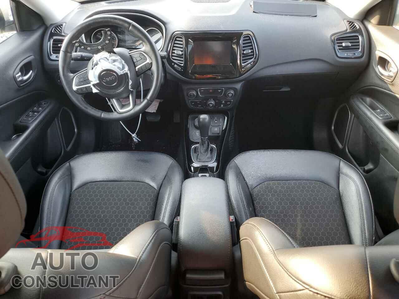 JEEP COMPASS 2019 - 3C4NJDBB1KT653404