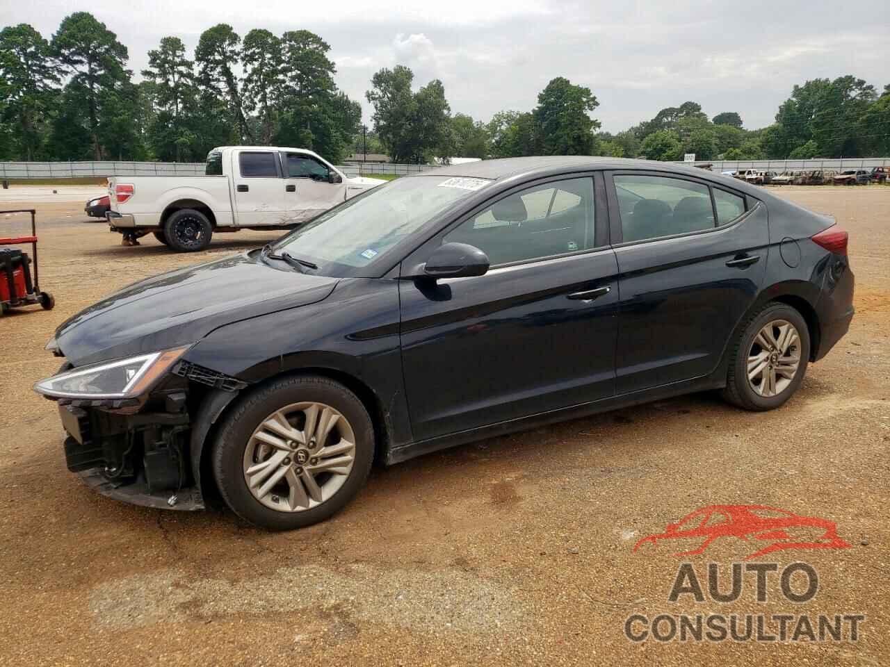 HYUNDAI ELANTRA 2019 - KMHD84LFXKU820322