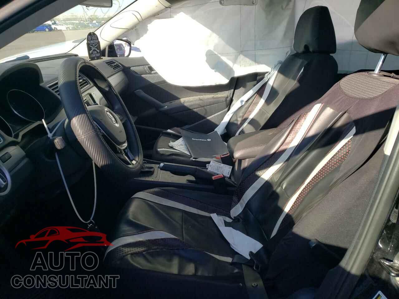 VOLKSWAGEN PASSAT 2017 - 1VWAT7A34HC080357