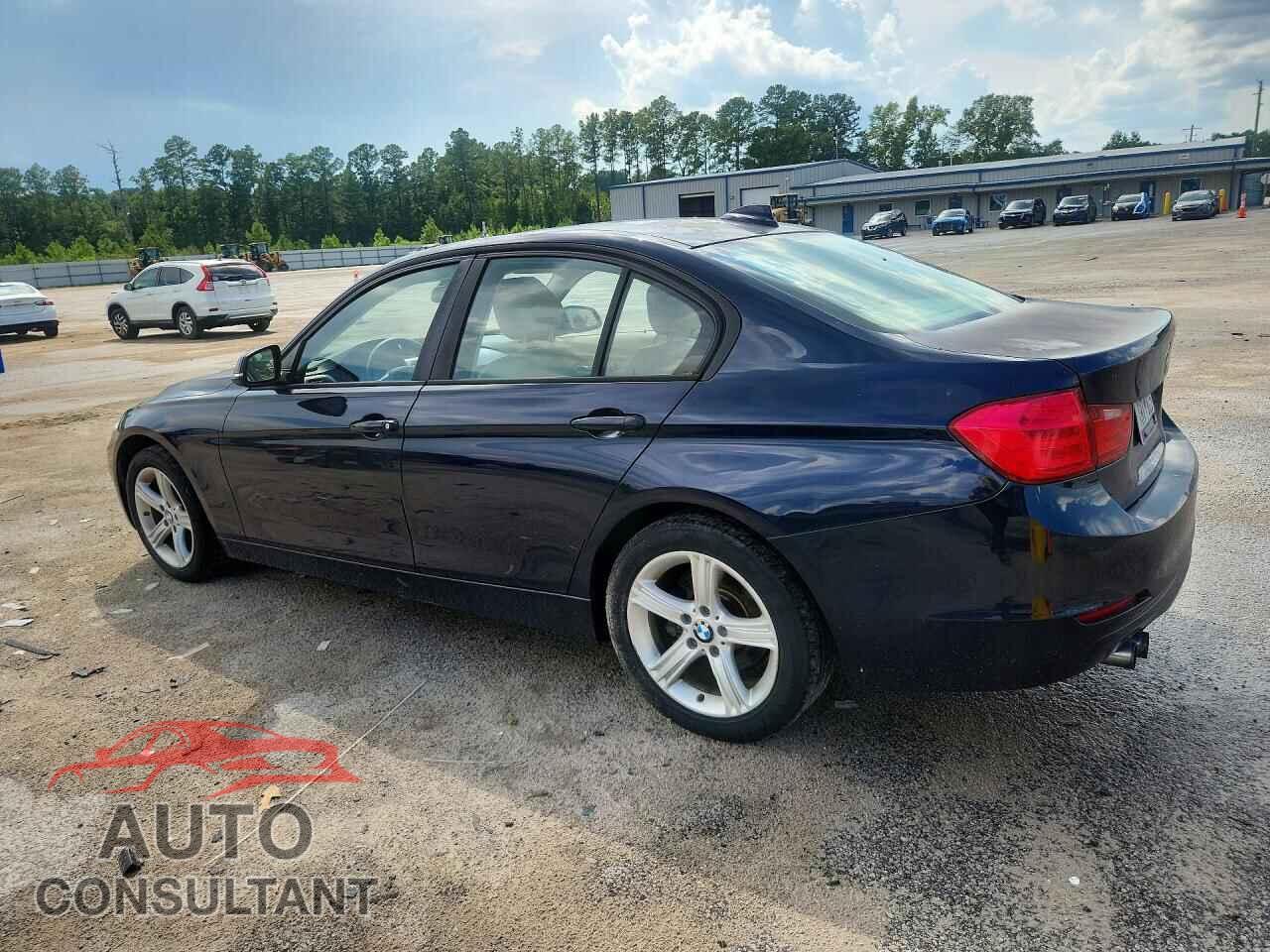 BMW 3 SERIES 2012 - WBA3C1C59CF433090