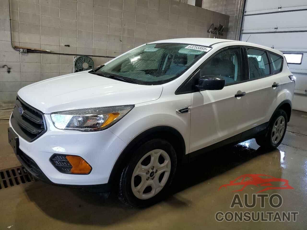 FORD ESCAPE 2017 - 1FMCU0F73HUC50466