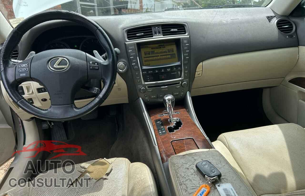 LEXUS IS 2010 - JTHCF5C2XA2032903