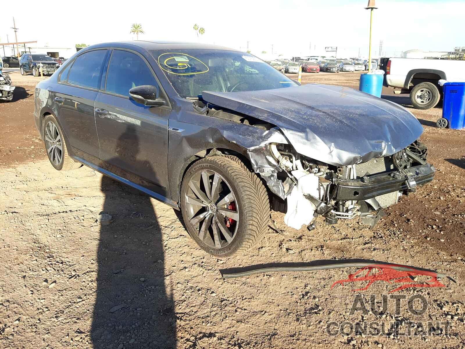 VOLKSWAGEN PASSAT 2018 - 1VWJM7A36JC035679