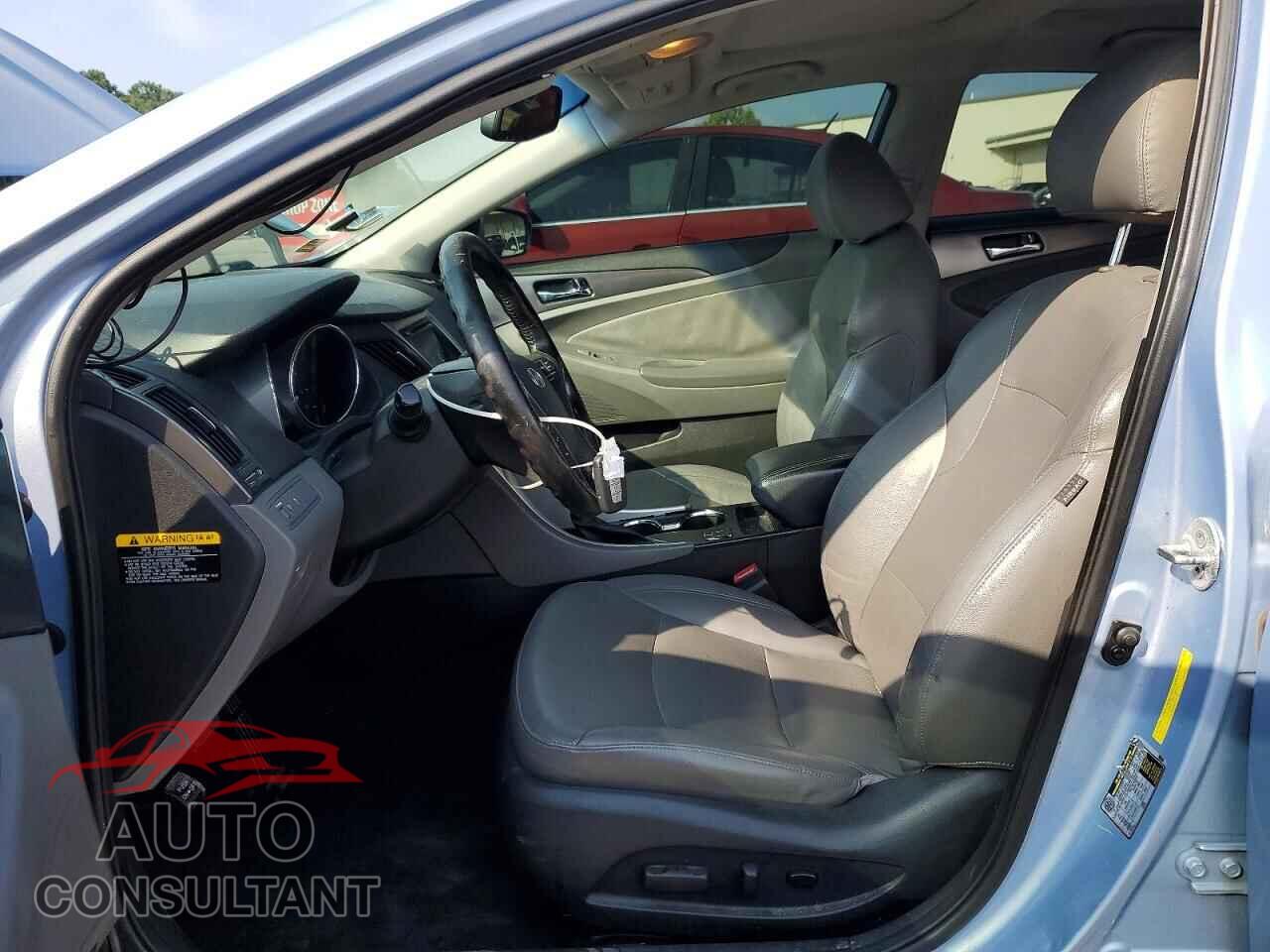 HYUNDAI SONATA 2013 - KMHEC4A48DA082593
