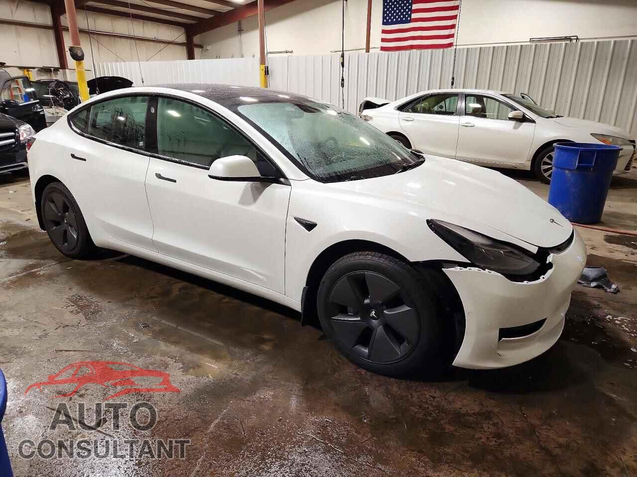 TESLA MODEL 3 2021 - 5YJ3E1EA5MF977499