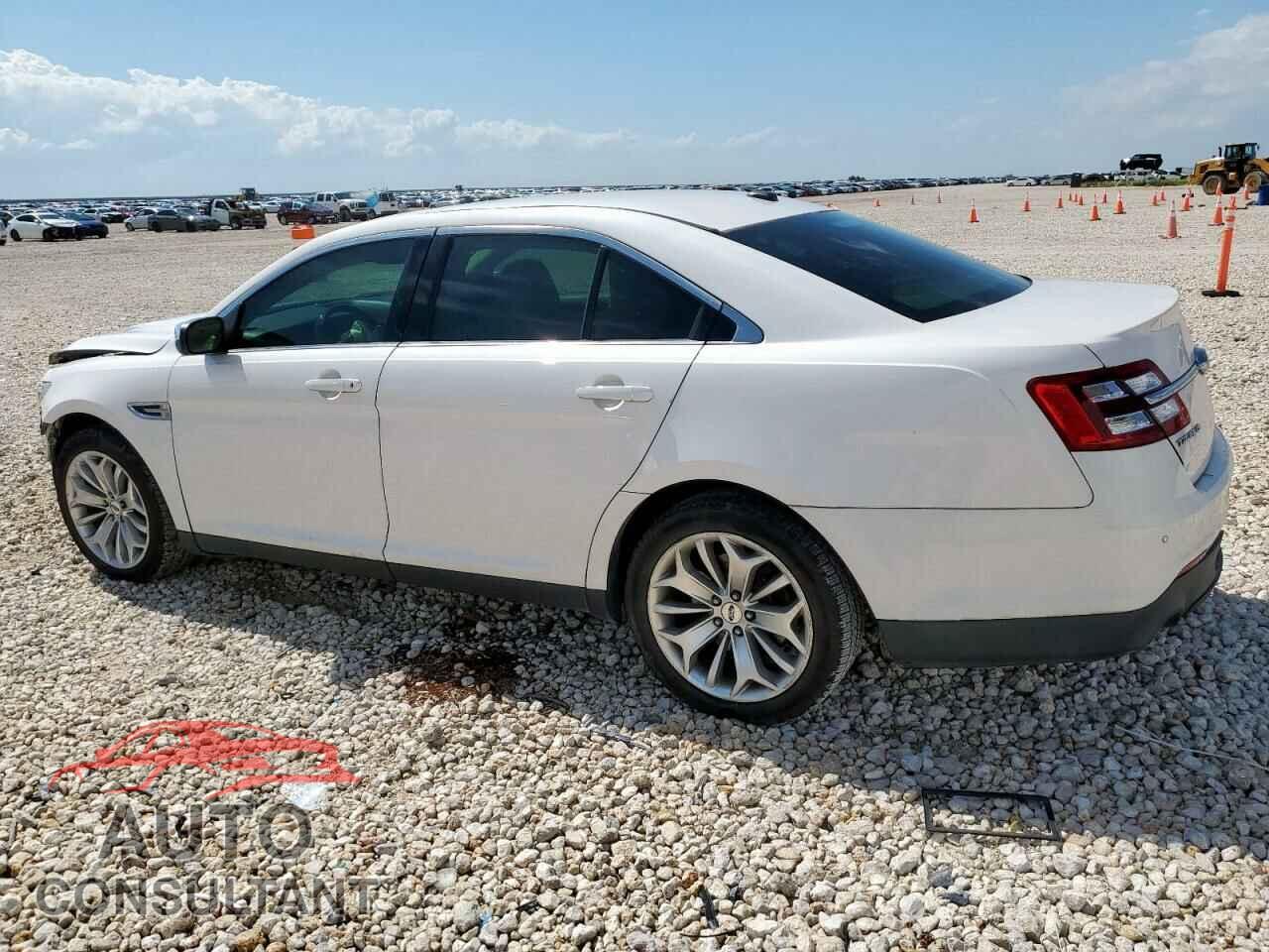 FORD TAURUS 2017 - 1FAHP2F84HG104619