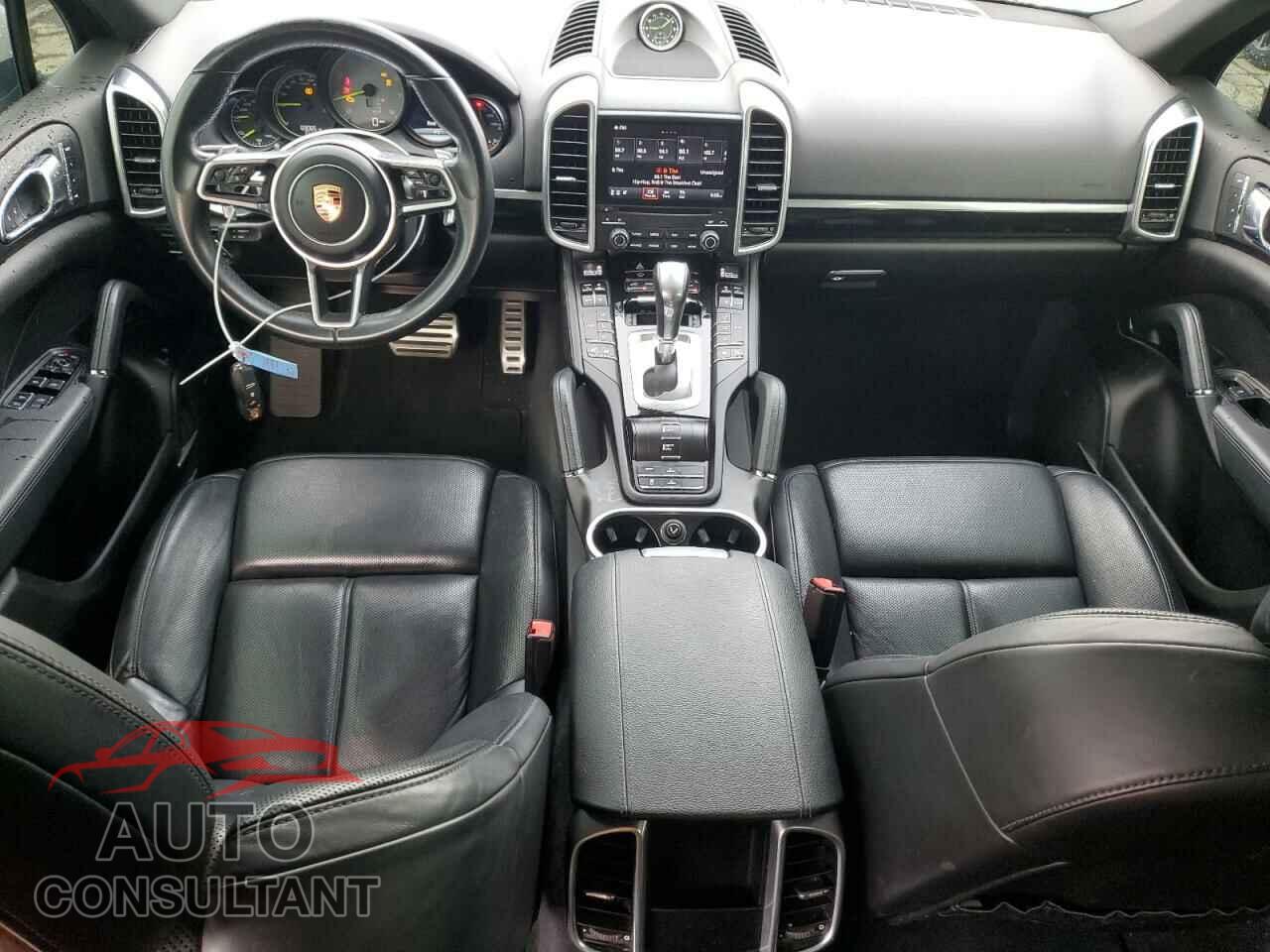 PORSCHE CAYENNE 2017 - WP1AE2A21HLA74733