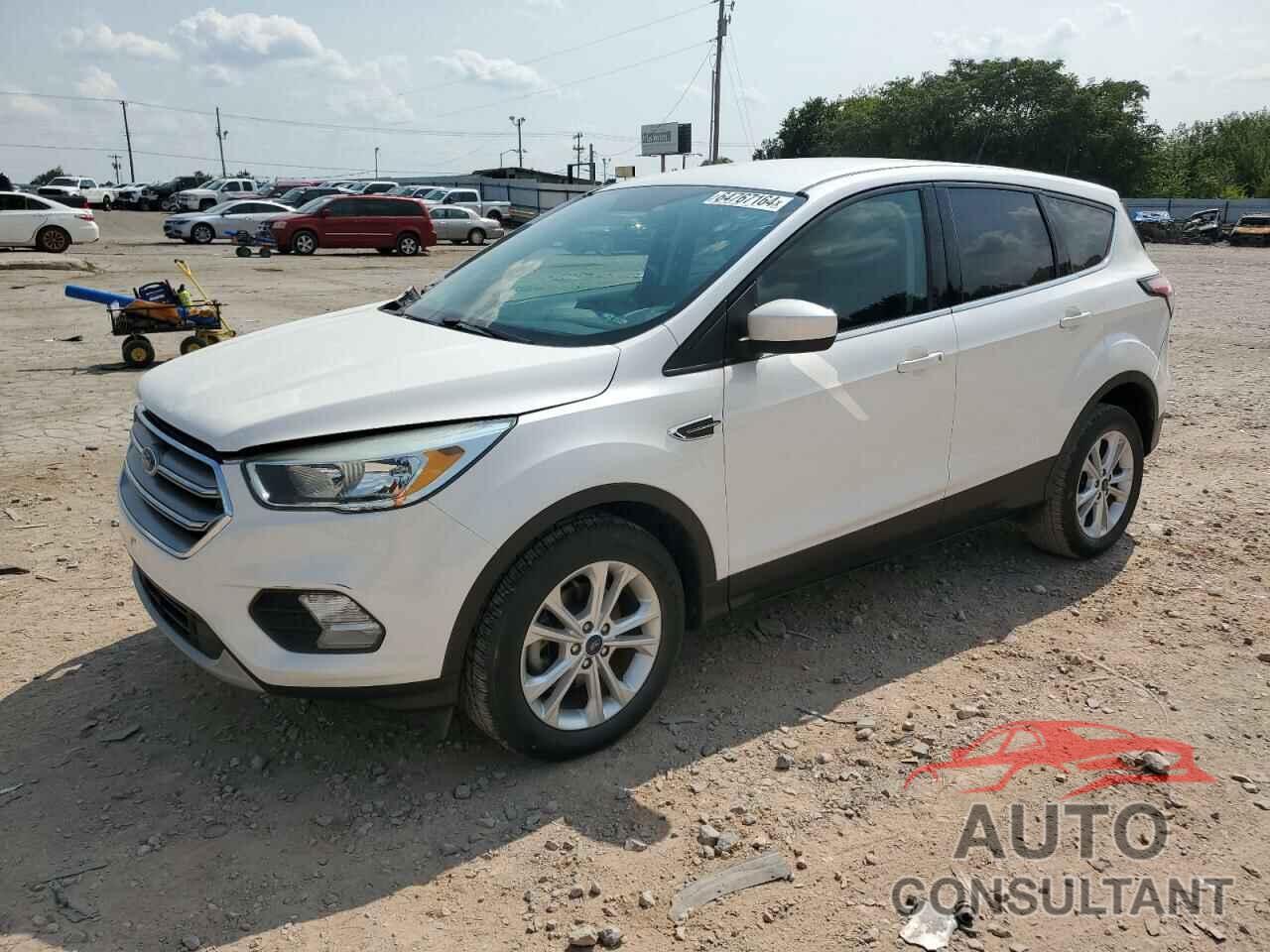 FORD ESCAPE 2017 - 1FMCU0GDXHUD38953