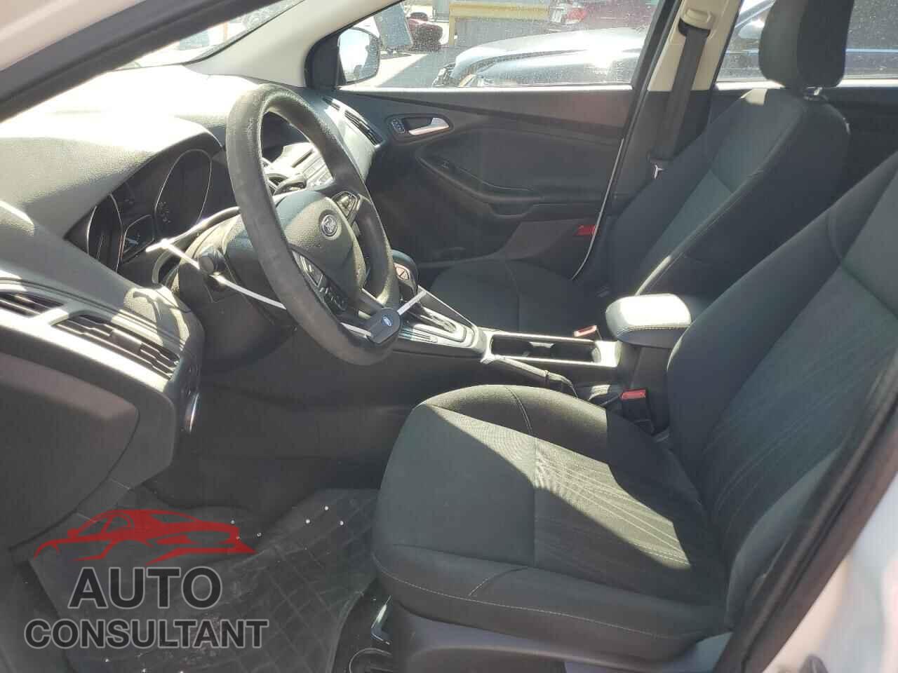 FORD FOCUS 2017 - 1FADP3K2XHL290857