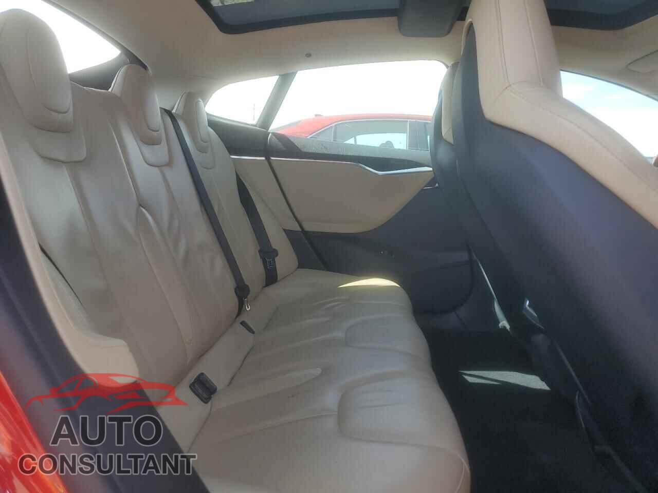 TESLA MODEL S 2013 - 5YJSA1DN2DFP20523