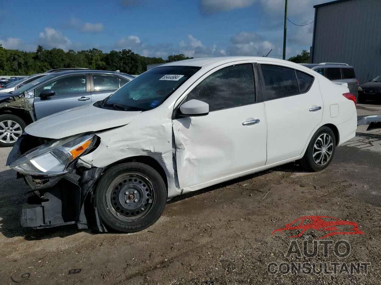 NISSAN VERSA 2017 - 3N1CN7APXHL814984