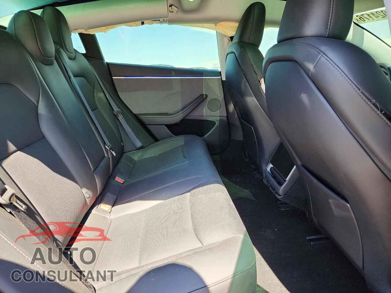 TESLA MODEL 3 2024 - 5YJ3E1EA2RF828989