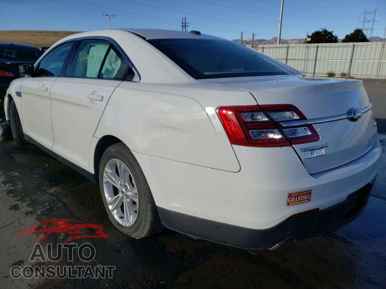 FORD TAURUS 2018 - 1FAHP2D87JG105742