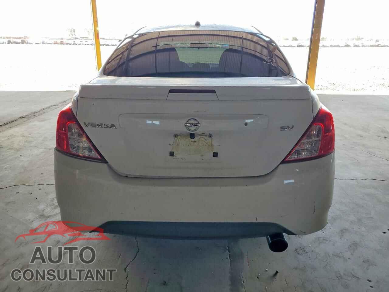 NISSAN VERSA 2017 - 3N1CN7AP1HL837487